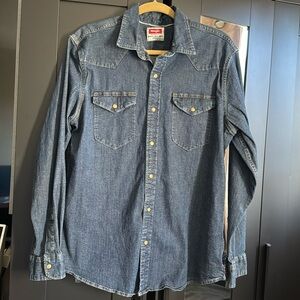 Wrangler shirt